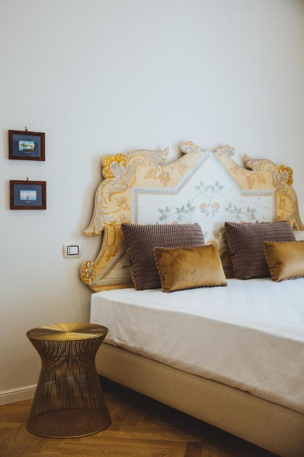 Bed and Breakfast Casa Vittoria Napoli - Santa Lucia Exterior foto